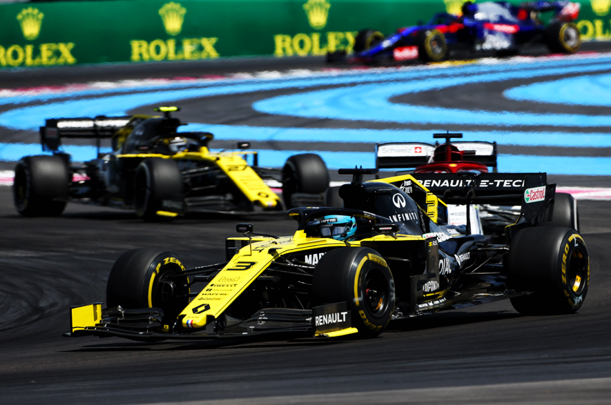 爱游戏2026-雷诺车队完胜威廉姆斯，阿隆索带队取胜