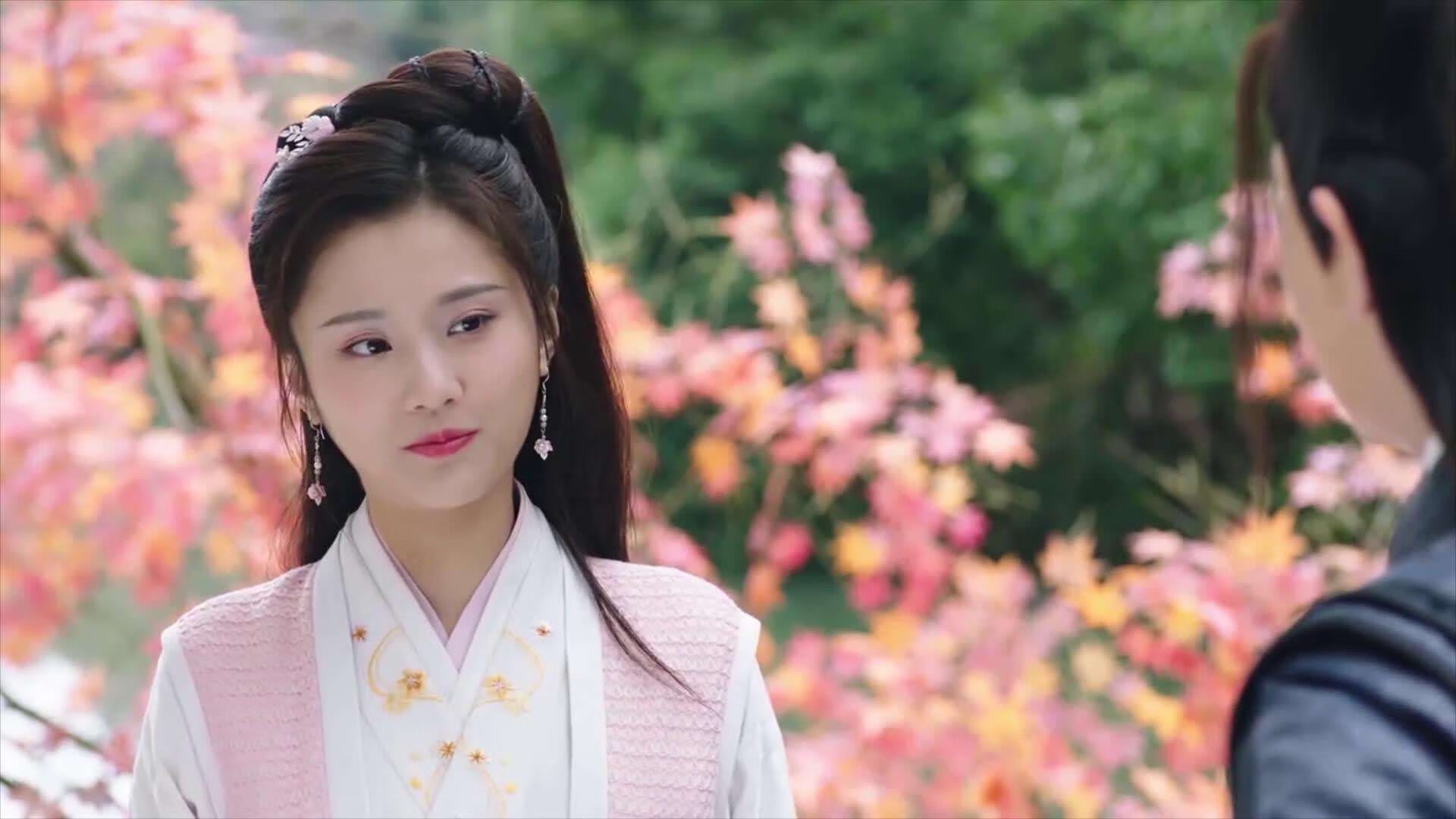 团队风暴与个人英雄,马刺轻取篮网,孙铭徽统治全场,篮球哲思的双重奏