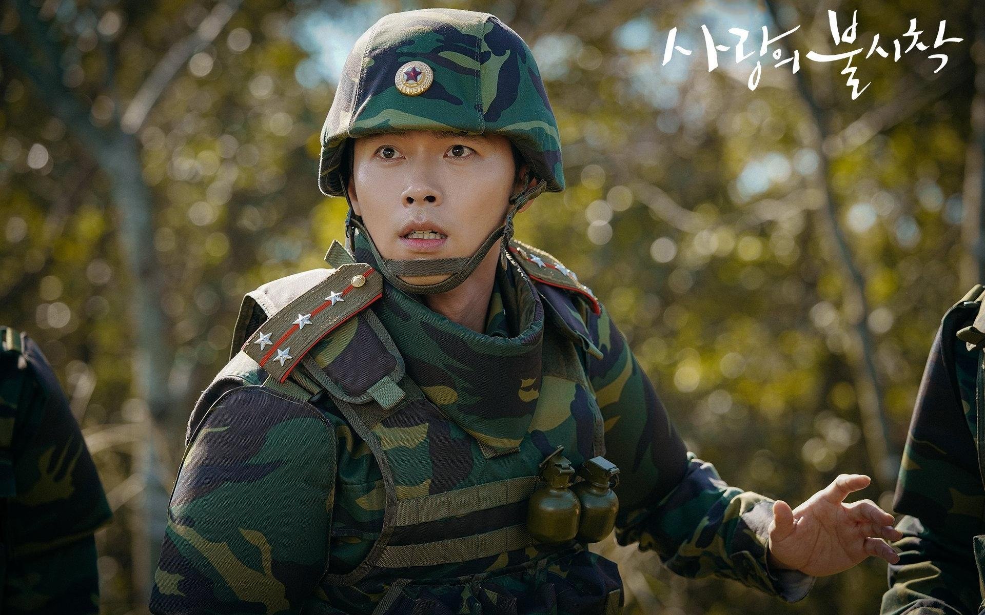 绿刃破银甲,赤心燃烽火—当阿斯顿·马丁的精密机器,遇见周冠宇的滚烫灵魂