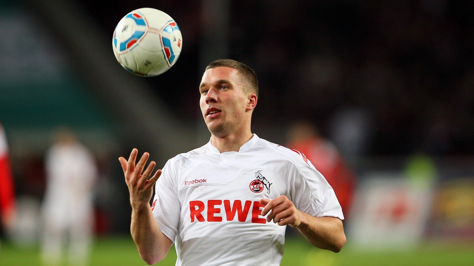 异界入侵,F1揭幕战之夜,赛道上为何禁止加速?